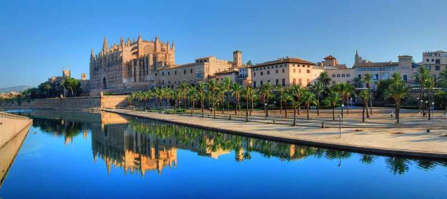 A day in palma: where to go, what to see, and where to eat Ca's Saboners Beach Aparthotel Palmanova