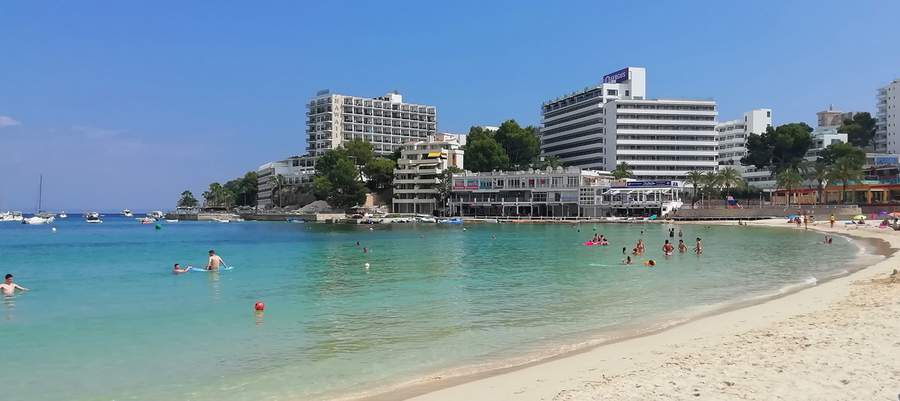 Beach day near cas saboners Ca's Saboners Beach Aparthotel Palmanova