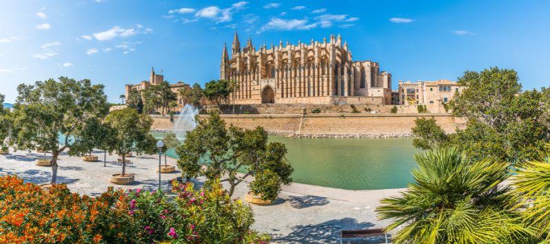 Enjoy a day out in Palma Ca's Saboners Beach Aparthotel Palmanova Enjoy a day out in Palma Ca's Saboners Beach Aparthotel Palmanova